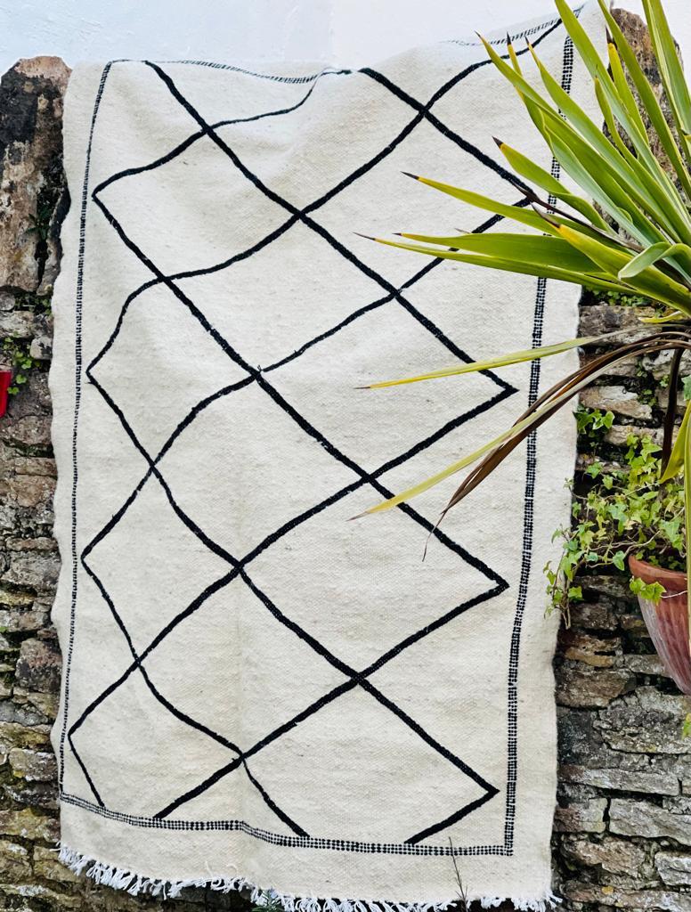 Contemporary flatweave Beni Ourain Kilim - Medium